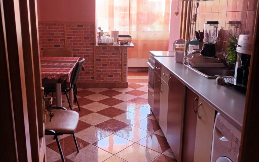 Granicerilor 4 camere Decomandat Etaj 1