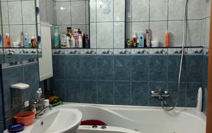 Granicerilor 4 camere Decomandat Etaj 1