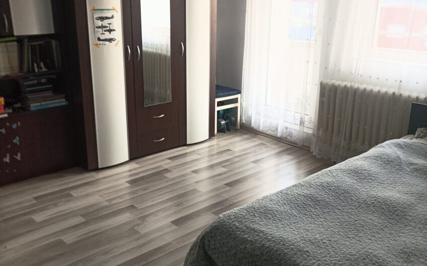 Republicii Zona Marinex 4 camere