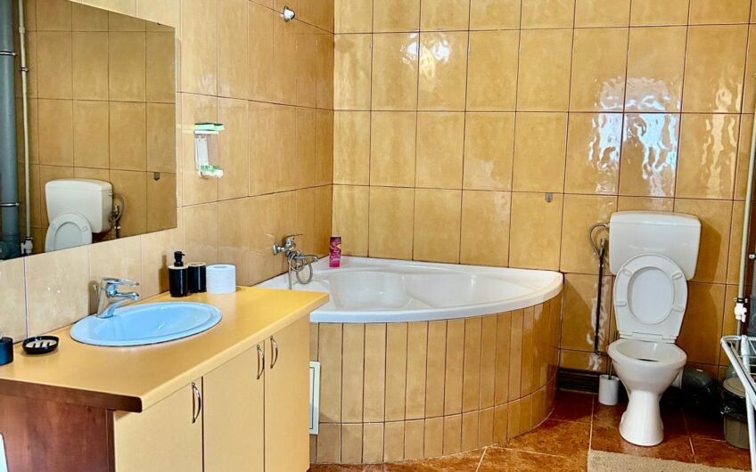 Apartament 3 camere in Vila