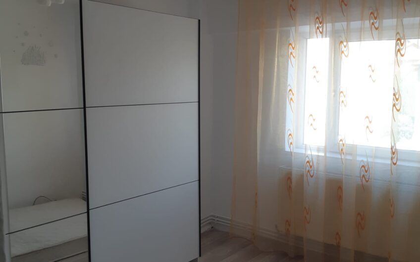 Hortensiei 3 camere Decomandat