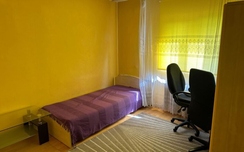 Oituz 4 camere Decomandat