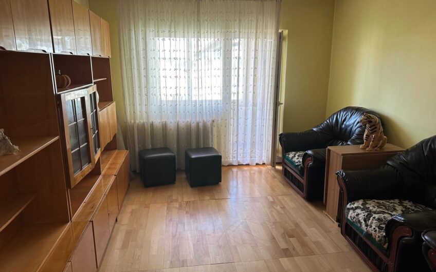 Oituz 4 camere Decomandat