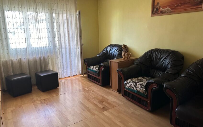 Oituz 4 camere Decomandat