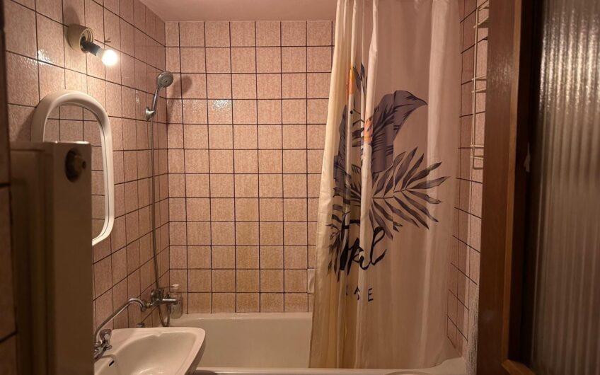 Oituz 4 camere Decomandat