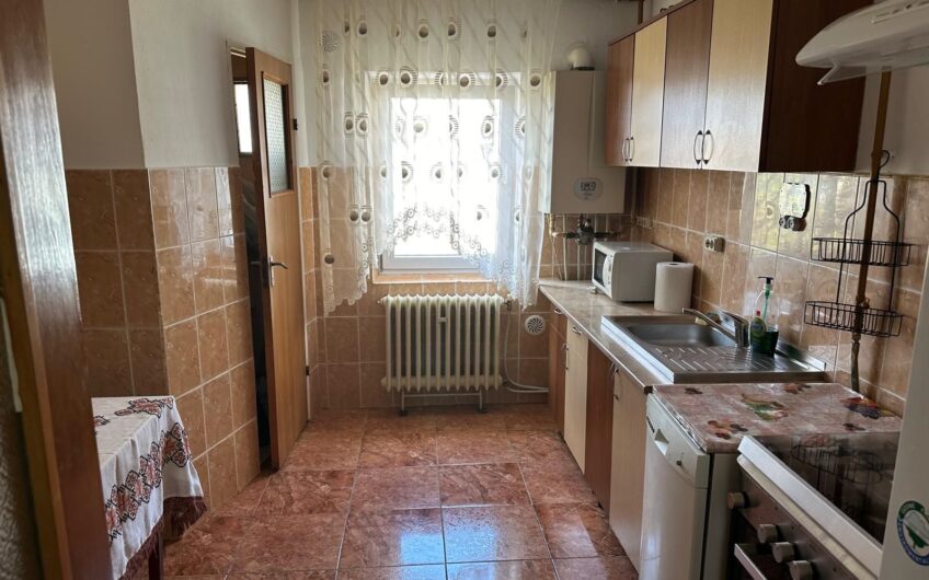 Oituz 4 camere Decomandat