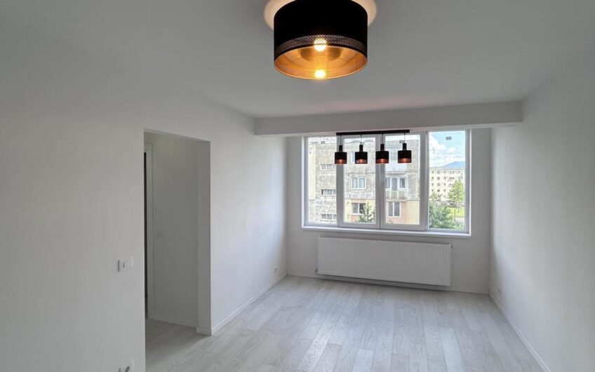 Apartament 3 camere Zona Cuza Vodă