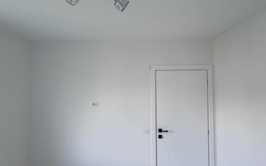 Apartament 3 camere Zona Cuza Vodă