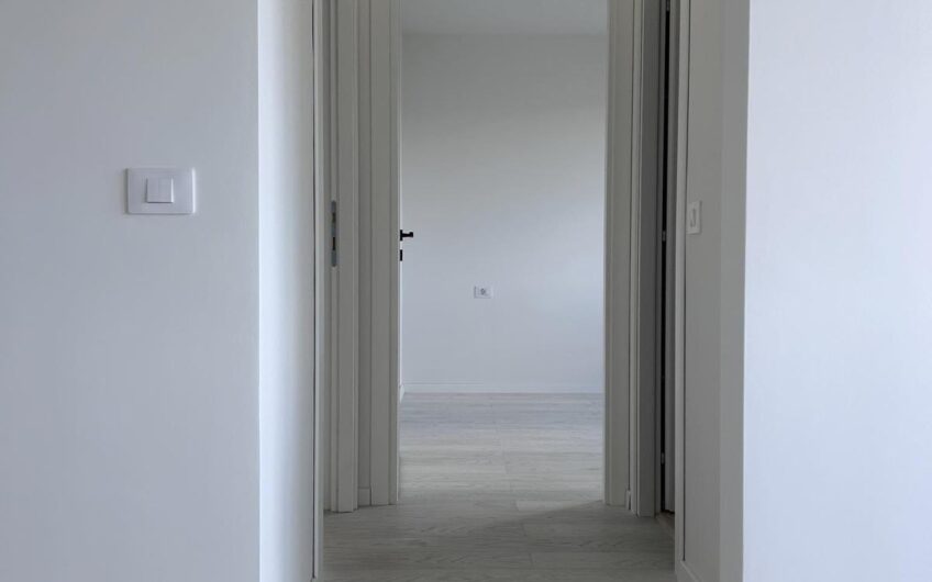 Apartament 3 camere Zona Cuza Vodă