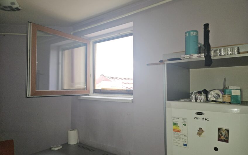 Sat Sasar 2 camere Decomandat