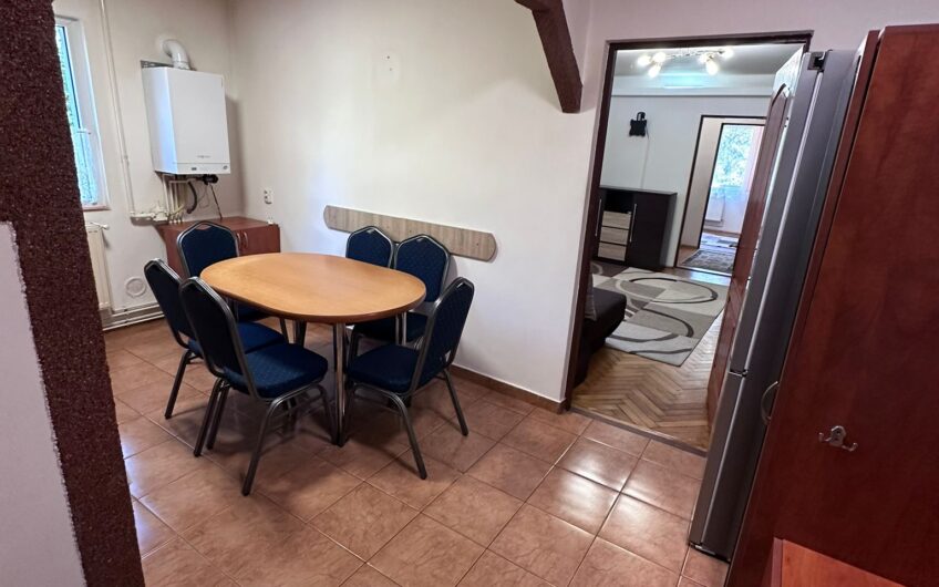 Zona Vivo 2 camere Etaj 1