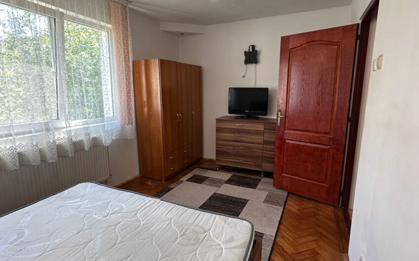 Zona Vivo 2 camere Etaj 1