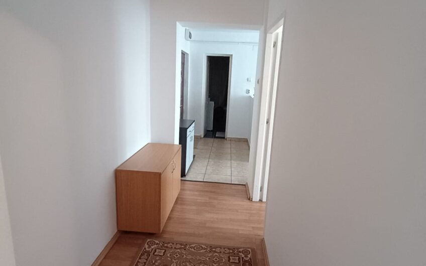 Chirie 3 camere Zona Hotel Mara