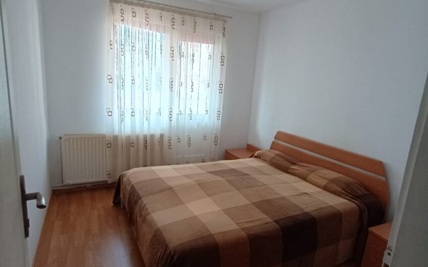 Chirie 3 camere Zona Hotel Mara