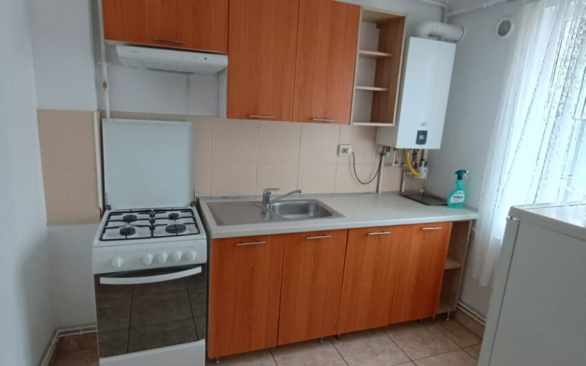 Chirie 3 camere Zona Hotel Mara