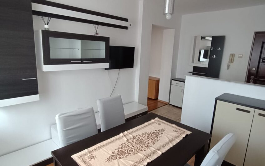 Chirie 3 camere Zona Hotel Mara