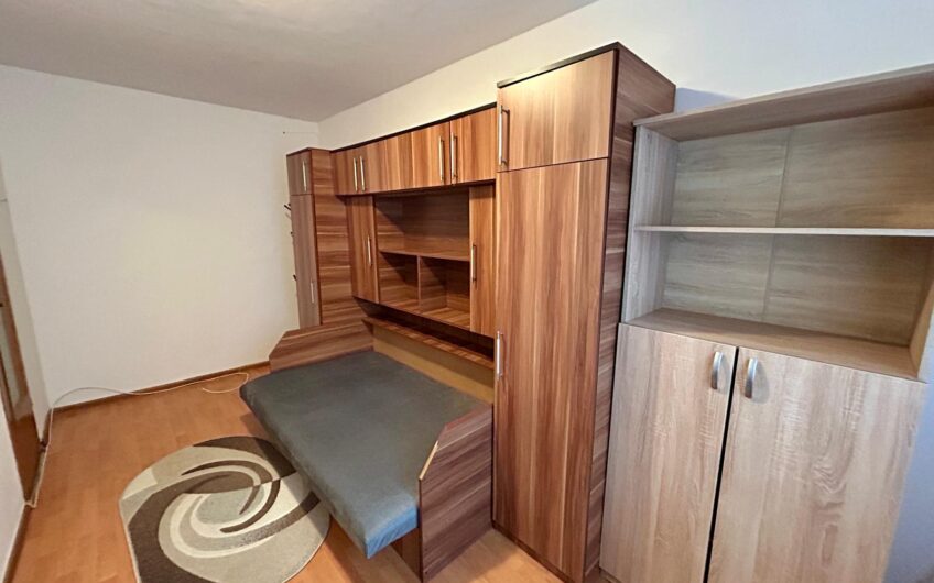 Garsonieră de închiriat – Str. Iza Zona RFN