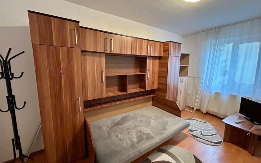 Garsonieră de închiriat – Str. Iza Zona RFN