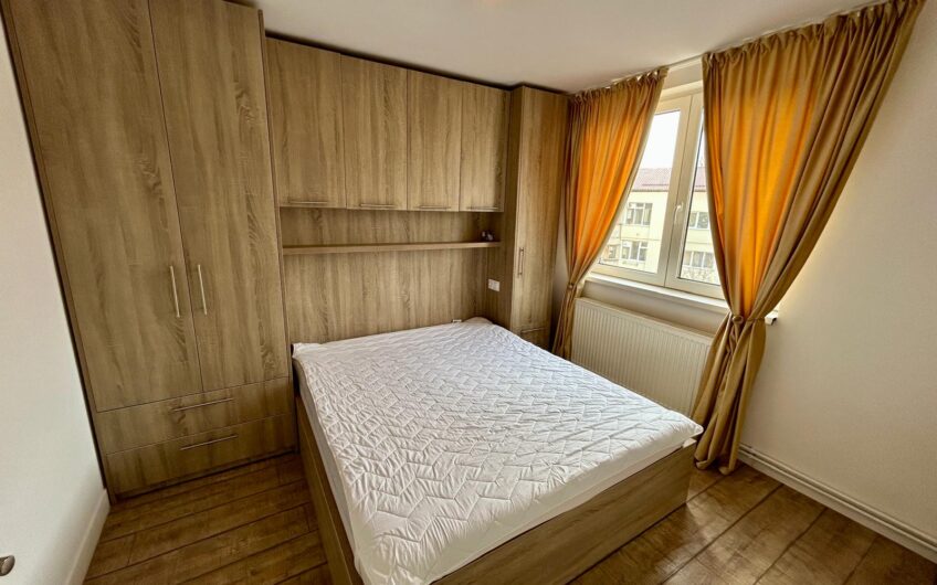 Apartament 3 camere Zona Petru Rares