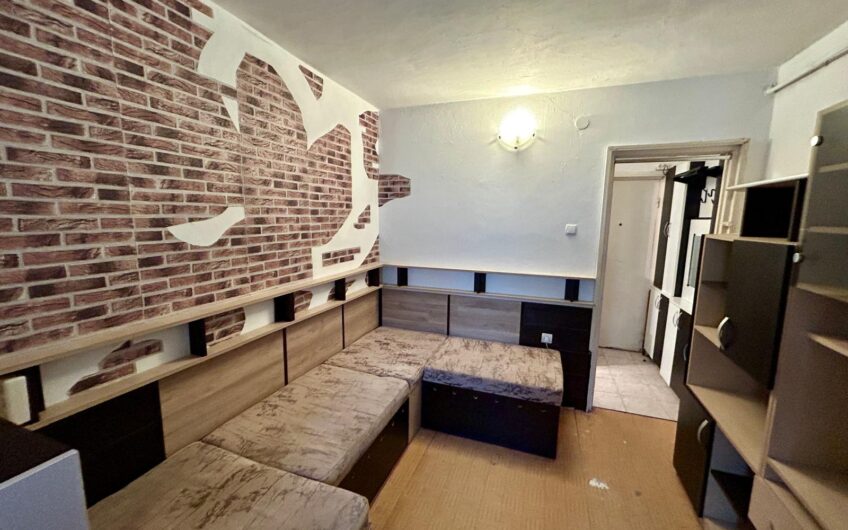 Garsonieră –Strada Iza, etaj 1 – 30.000 €