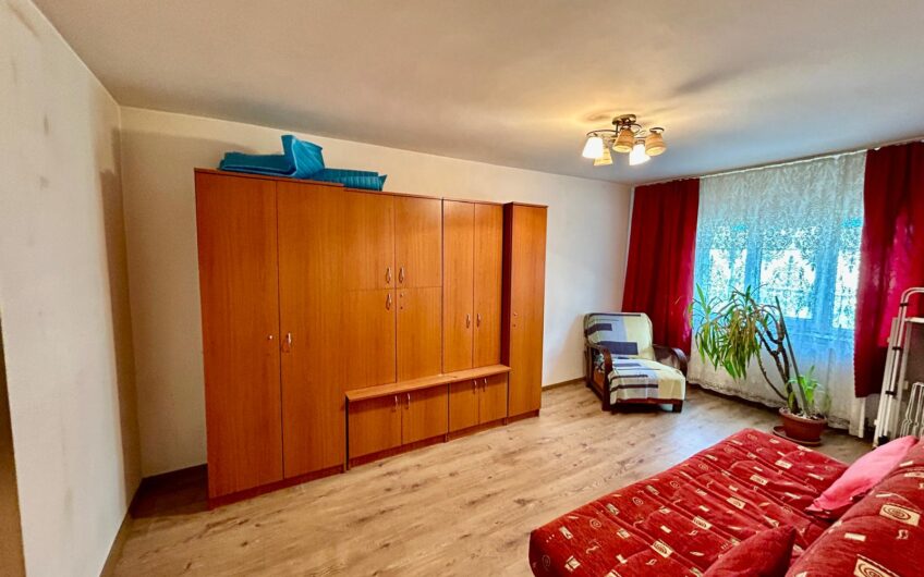 Apartament 3 camere decomandat, 54 mp – Ariesului