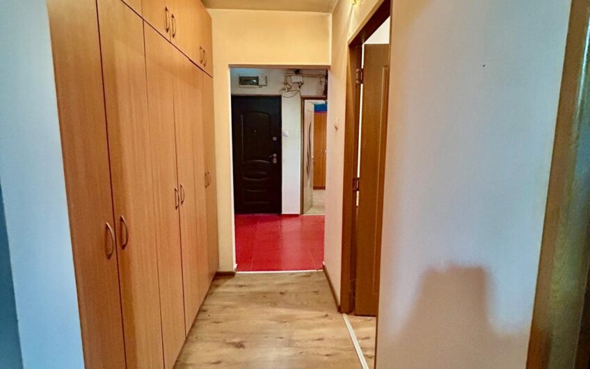 Apartament 3 camere decomandat, 54 mp – Ariesului
