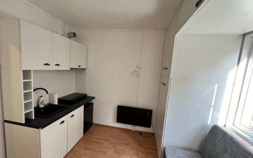 Garsonieră de închiriat, etaj 2 – Unirii, Ultracentral