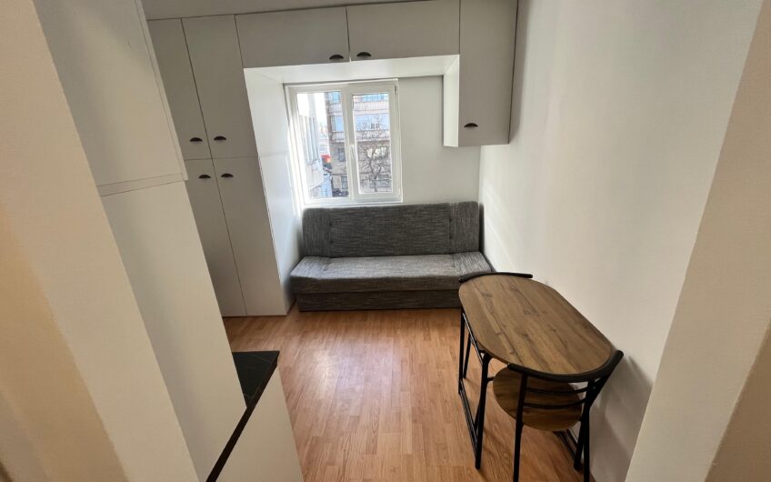 Garsonieră de închiriat, etaj 2 – Unirii, Ultracentral