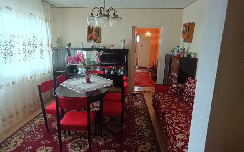 Apartament 4 camere, zona Decebal