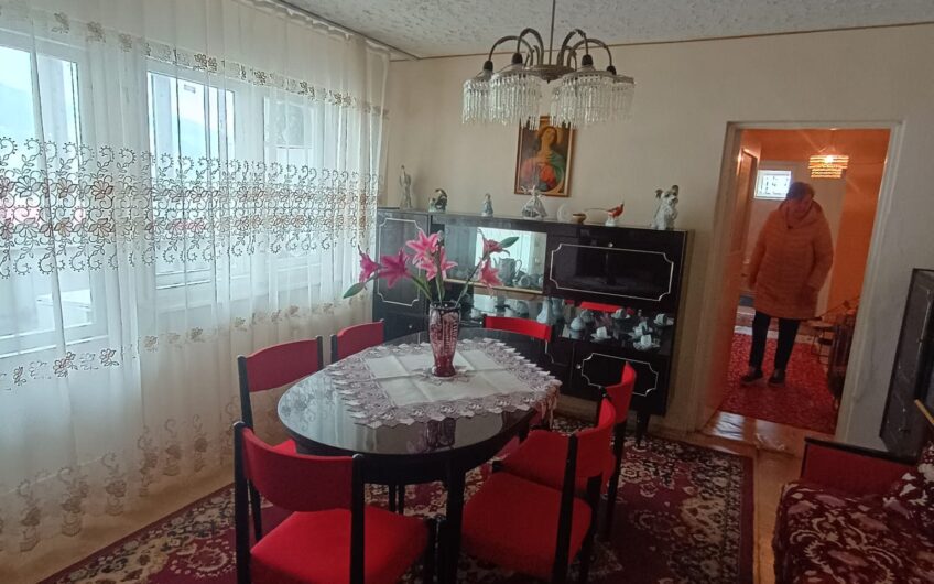 Apartament 4 camere, zona Decebal