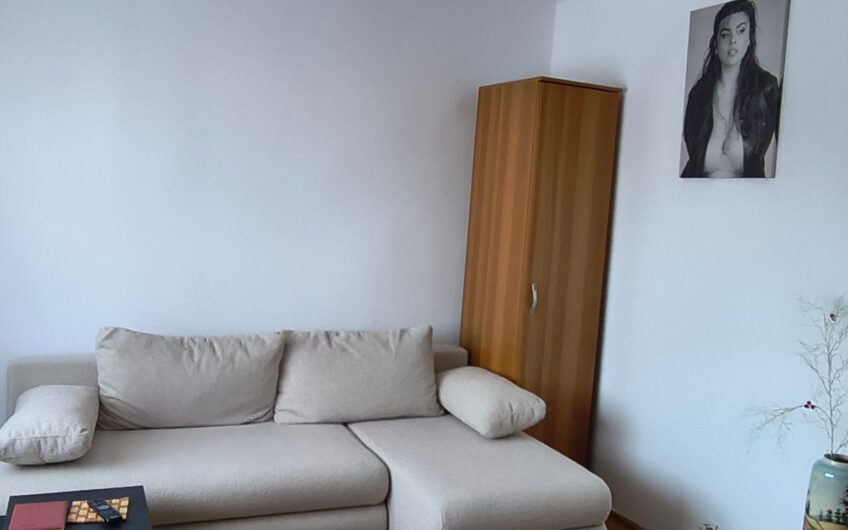 Apartament 3 camere – Zona Moldovei