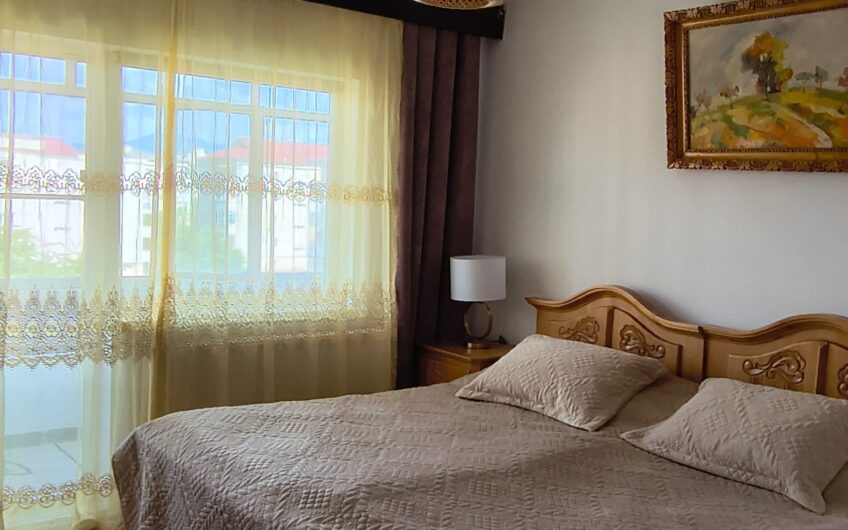 Apartament 3 camere – Zona Moldovei