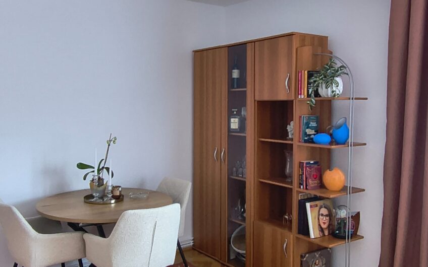 Apartament 3 camere – Zona Moldovei