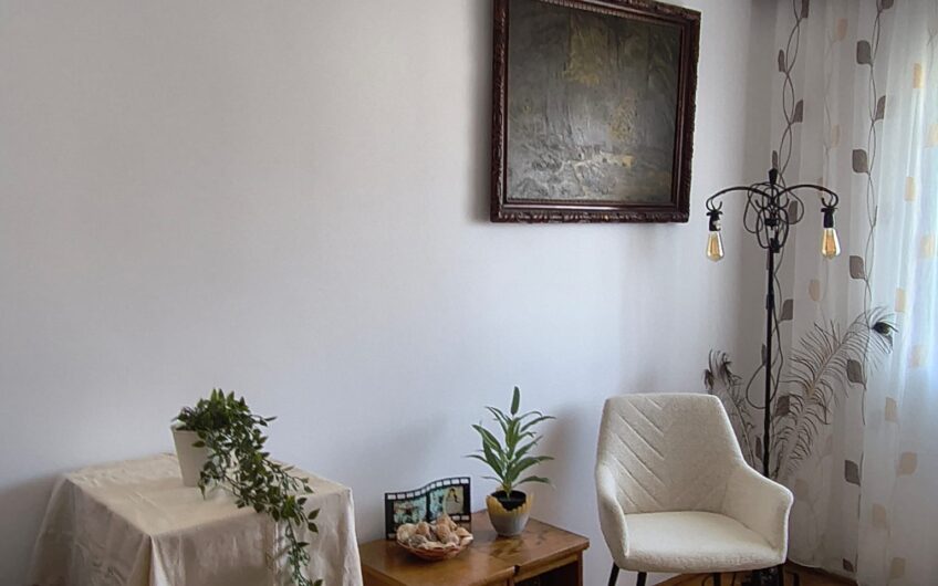 Apartament 3 camere – Zona Moldovei